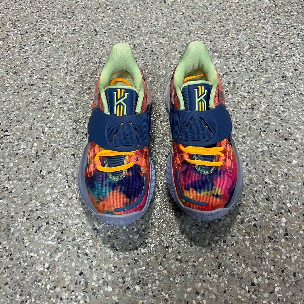 Kyrie low 3 “Tie-Dye” color way